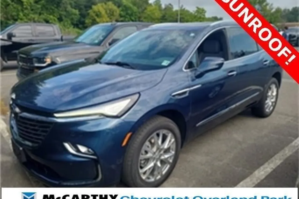 2022 Buick Enclave Essence photo 1