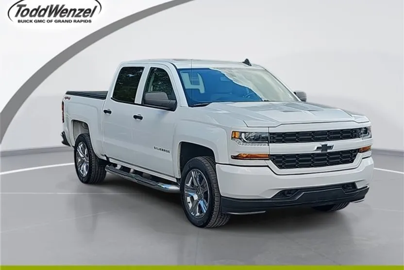 2018 Chevrolet Silverado 1500 Custom photo 1