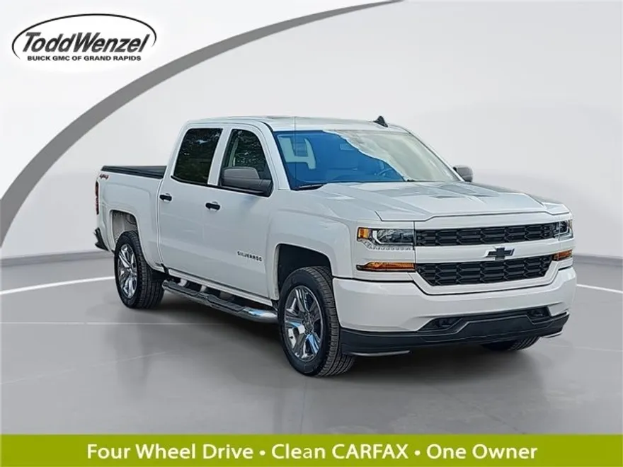 2018 Chevrolet Silverado 1500 Custom photo 1