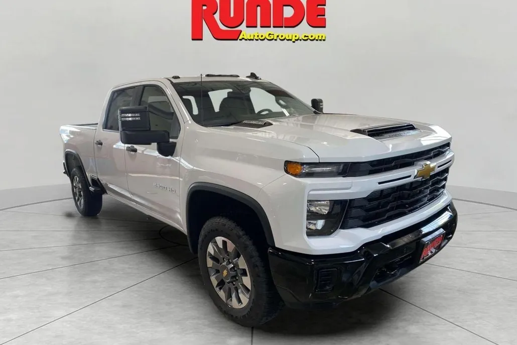 2025 Chevrolet Silverado 2500HD Custom photo 1