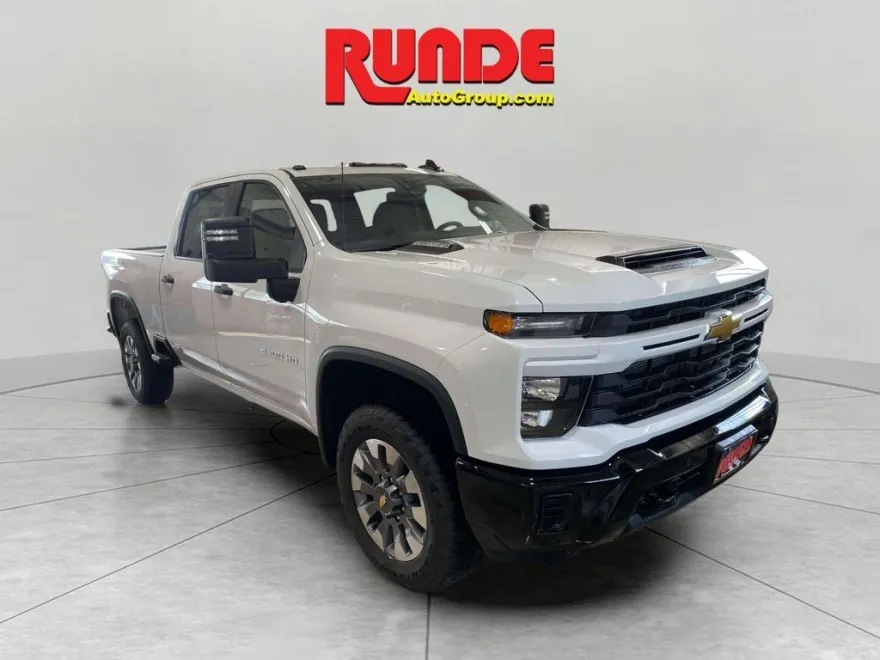 2025 Chevrolet Silverado 2500HD Custom photo 1