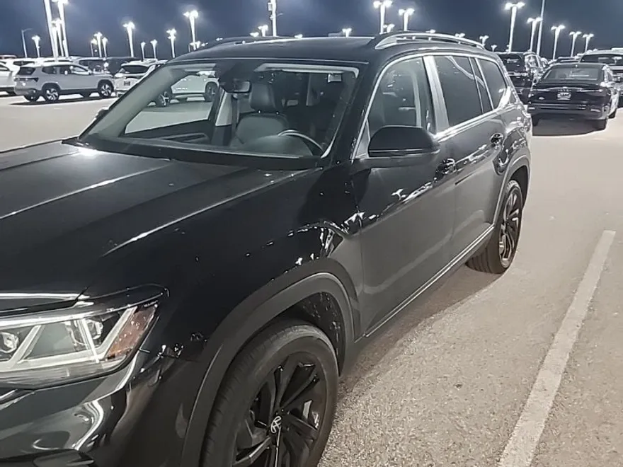 2022 Volkswagen Atlas SE Technology photo 1