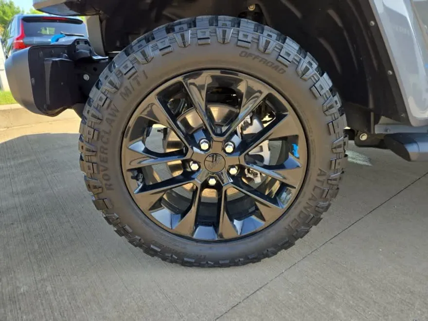 2022 Jeep Wrangler Unlimited 4xe Sahara photo 1