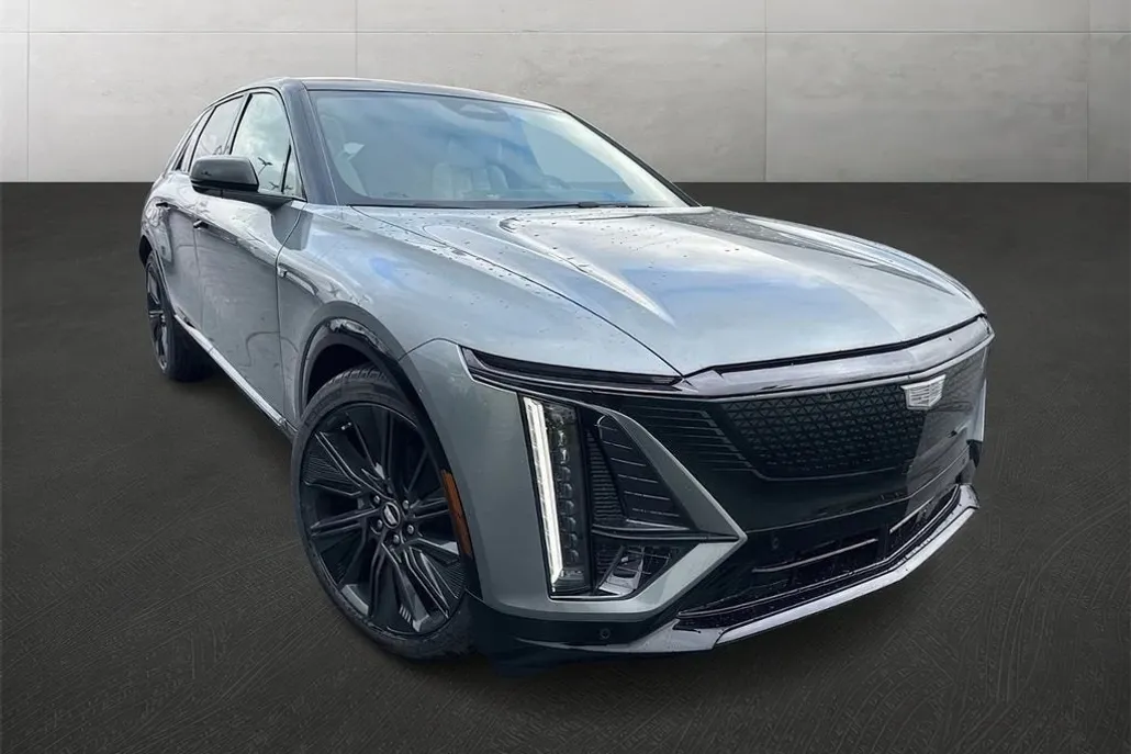 2025 Cadillac Lyriq Sport photo 1