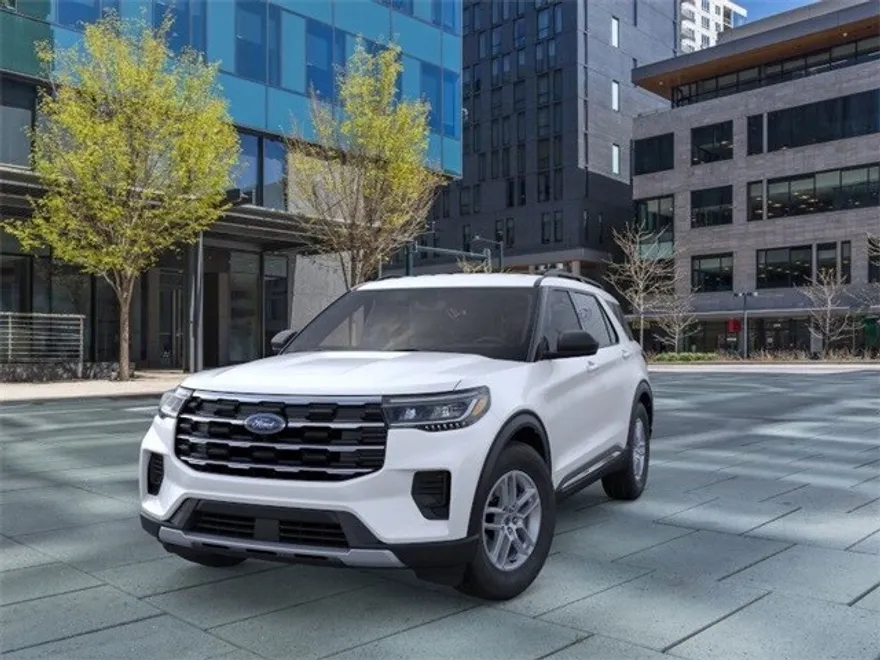 2025 Ford Explorer photo 1