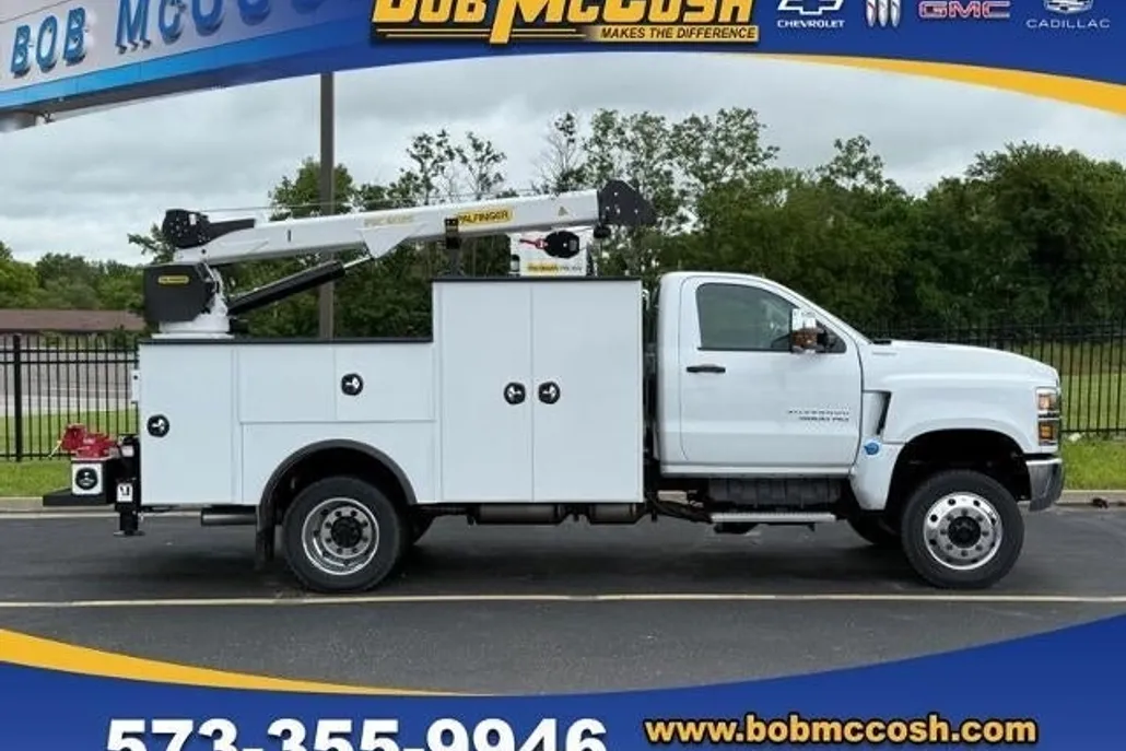 2024 Chevrolet Silverado 5500HD Work Truck photo 1