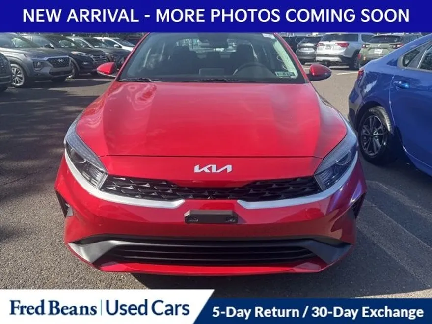 2023 Kia Forte LXS photo 1