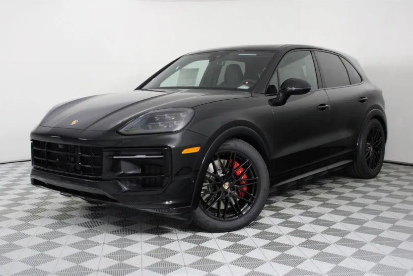 2026 Porsche Cayenne GTS photo 1