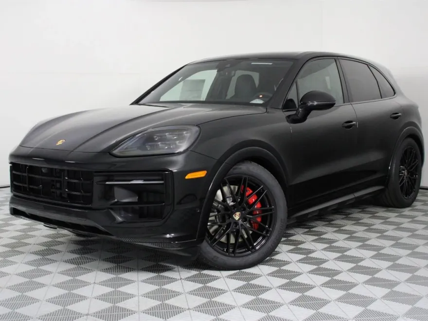 2026 Porsche Cayenne GTS photo 1