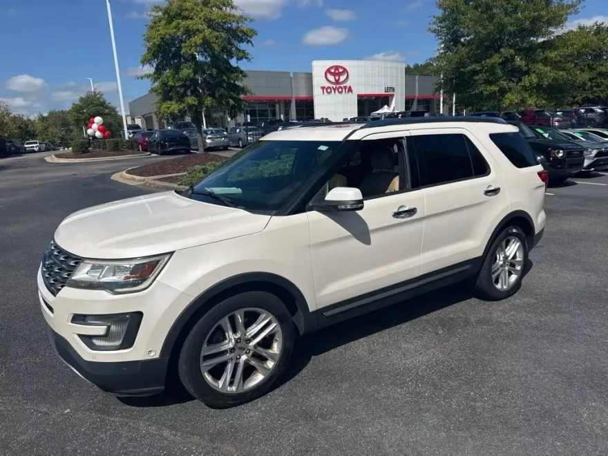 2017 Ford Explorer Limited photo 1