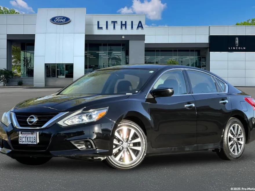 2017 Nissan Altima 2.5 SV photo 1