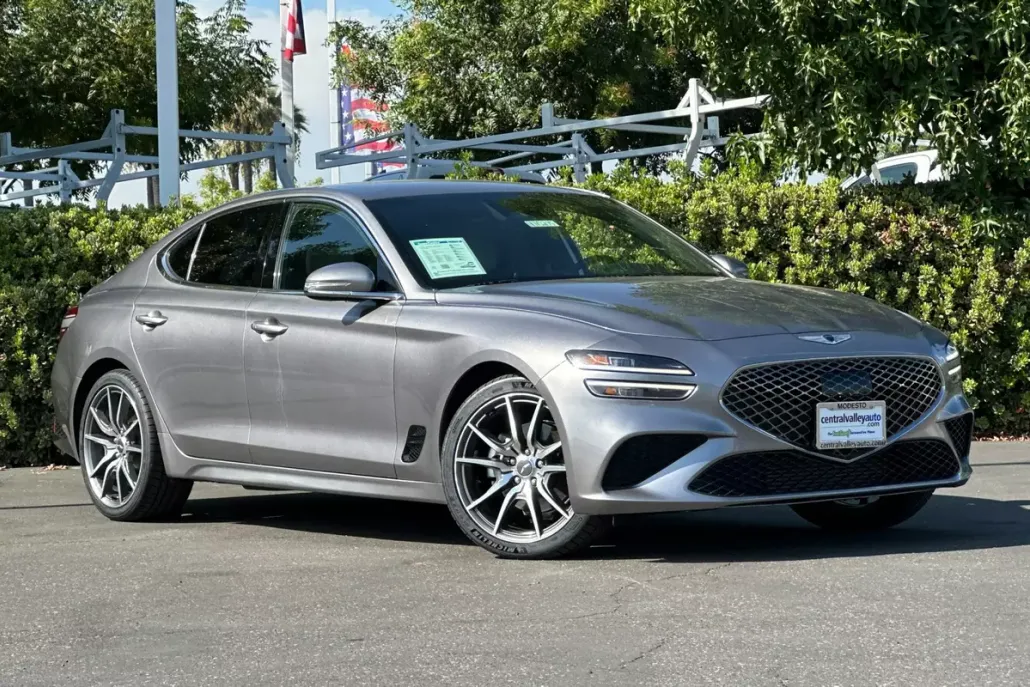 2023 Genesis G70 2.0T photo 1
