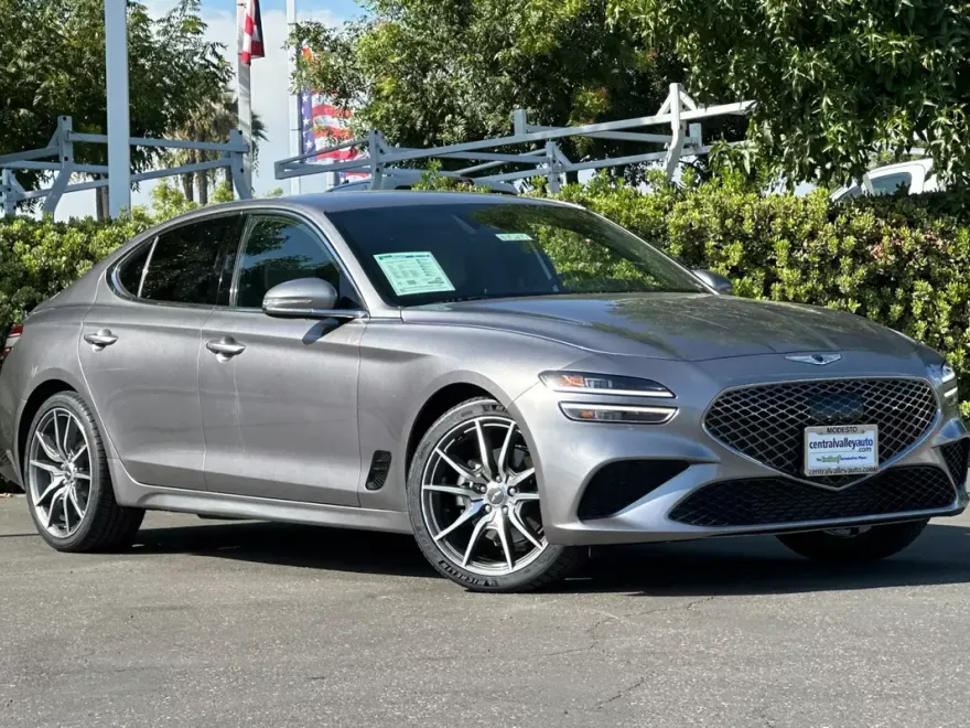2023 Genesis G70 2.0T photo 1