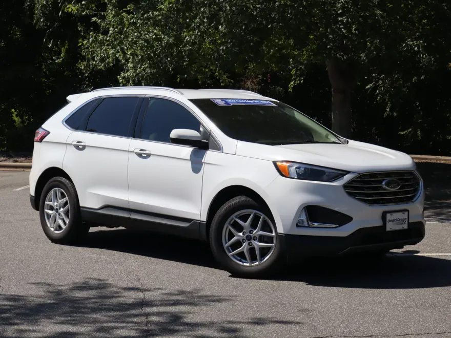 2022 Ford Edge SEL photo 1