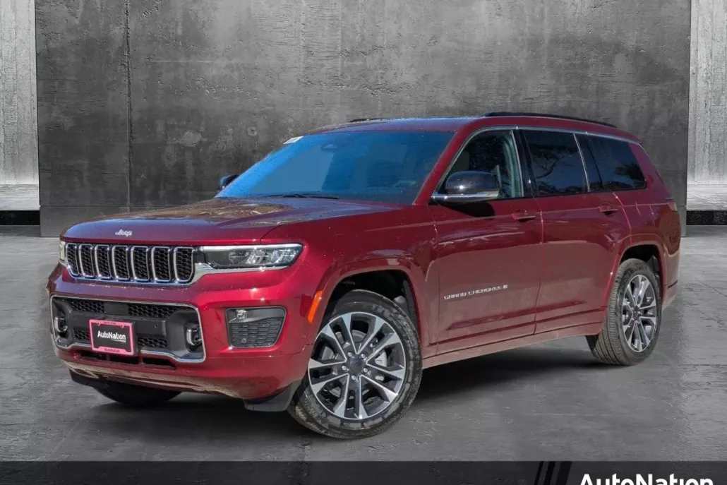 2025 Jeep Grand Cherokee Overland photo 1