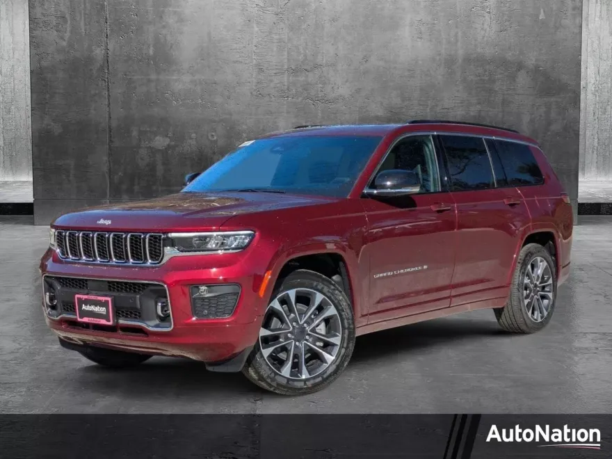 2025 Jeep Grand Cherokee Overland photo 1