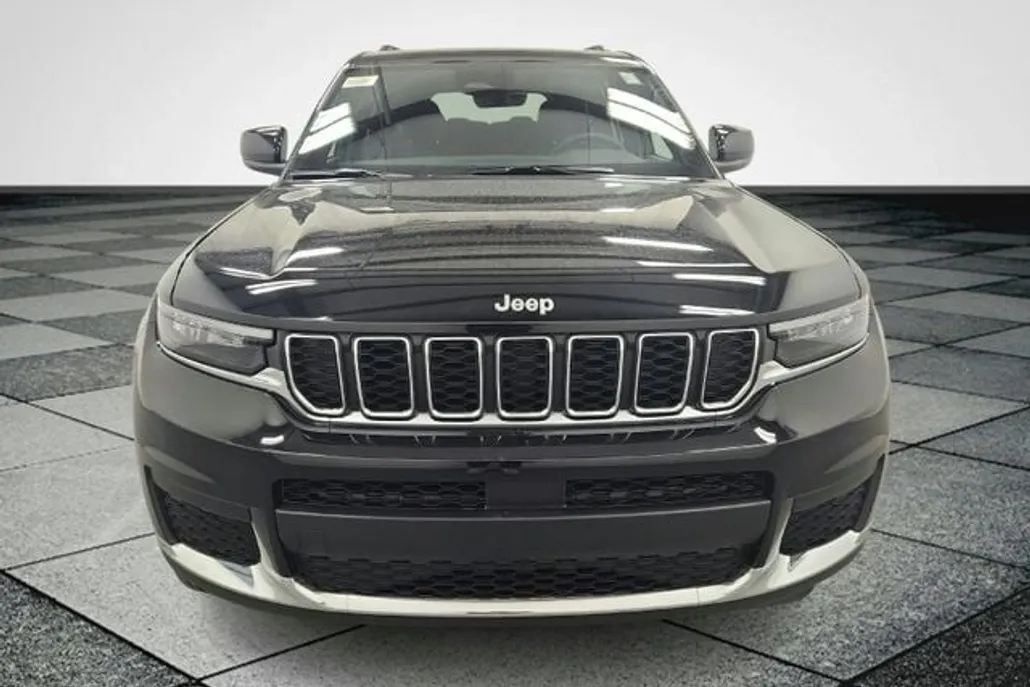 2025 Jeep Grand Cherokee Laredo photo 1