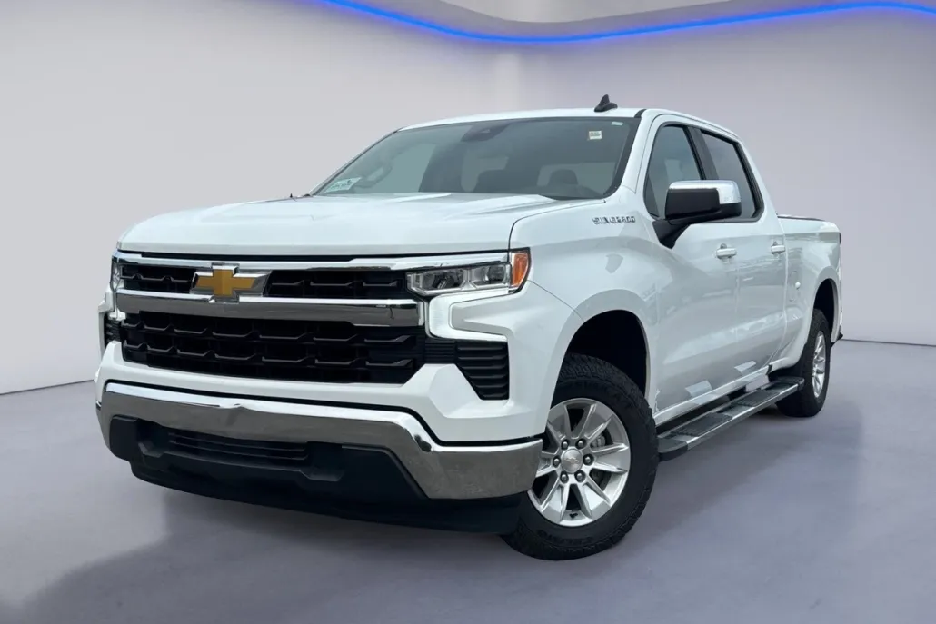 2024 Chevrolet Silverado 1500 LT photo 1