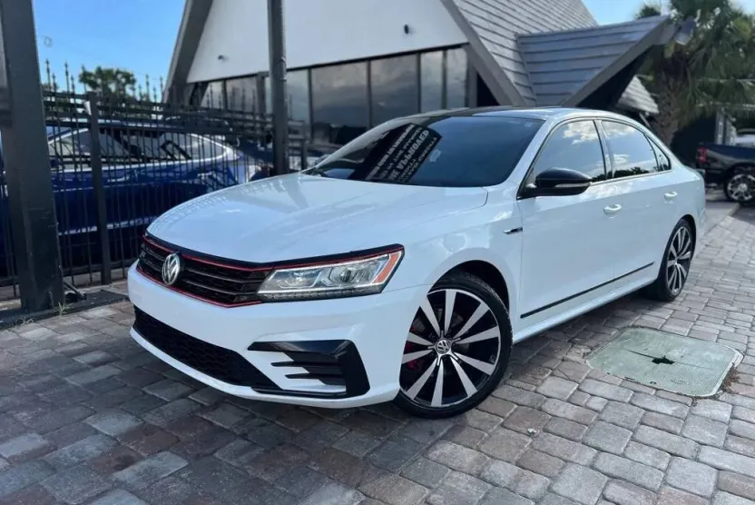 2018 Volkswagen Passat V6 GT photo 1