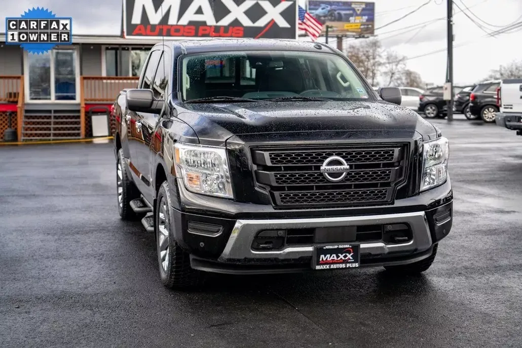 2021 Nissan Titan SV photo 1