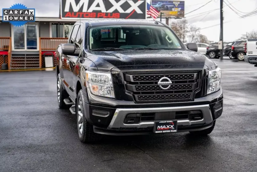 2021 Nissan Titan SV photo 1
