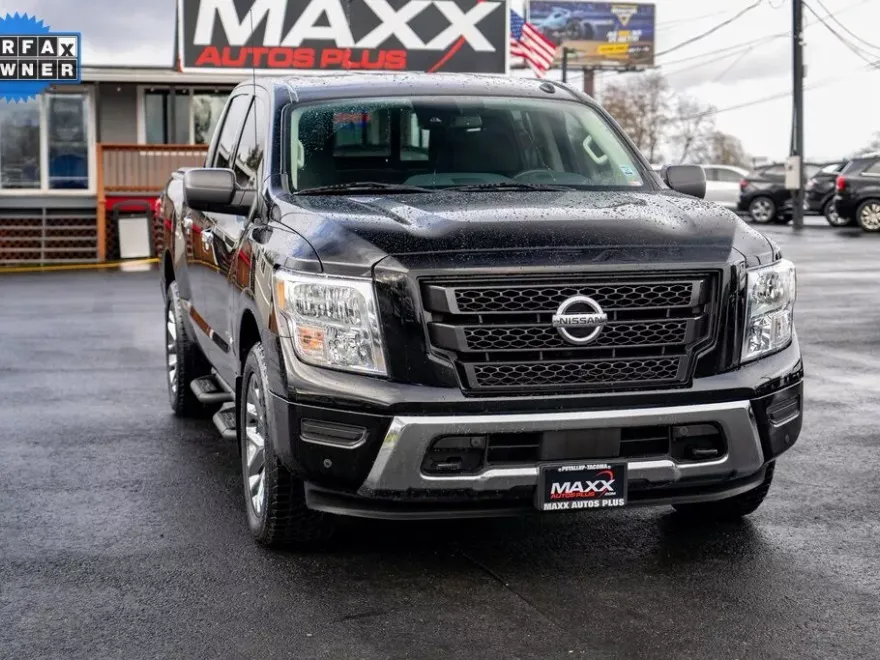 2021 Nissan Titan SV photo 1