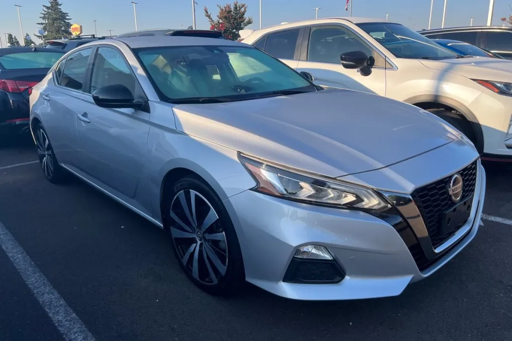 2020 Nissan Altima 2.5 SR photo 1