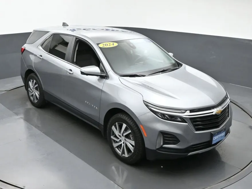 2024 Chevrolet Equinox LT photo 1