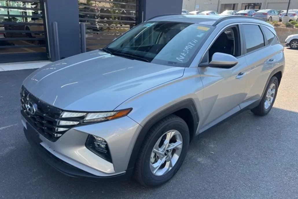 2024 Hyundai Tucson SEL photo 1