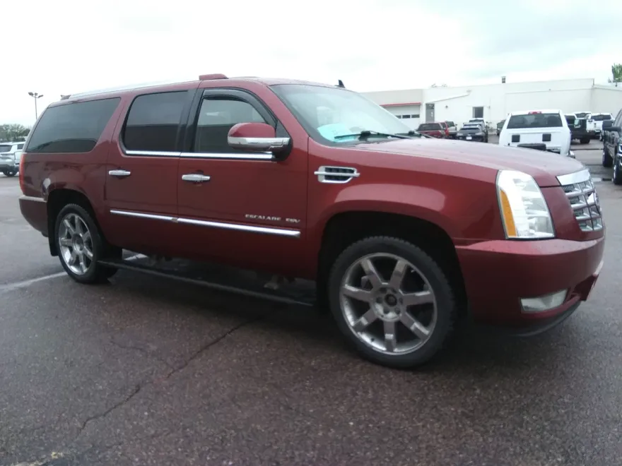2011 Cadillac Escalade ESV Premium photo 1
