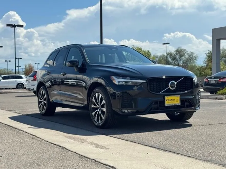 2025 Volvo XC60 B5 Plus photo 1