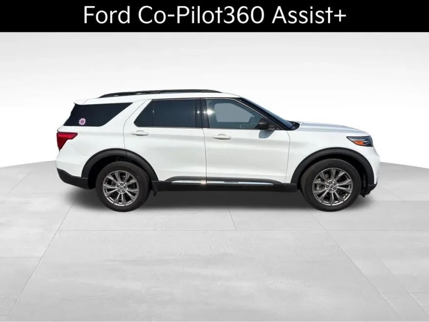 2020 Ford Explorer XLT photo 1