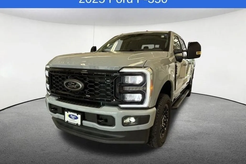 2025 Ford F-350 Lariat photo 1