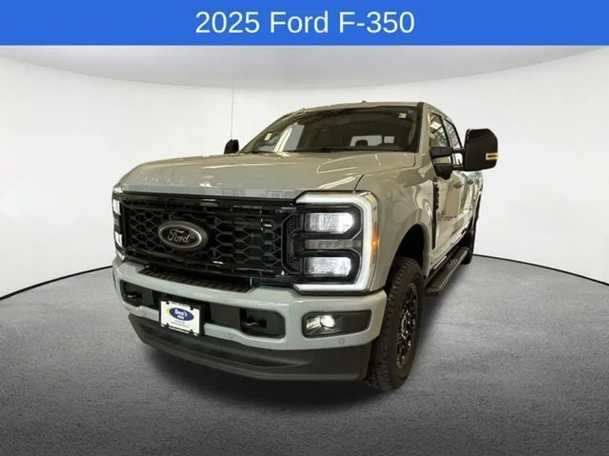 2025 Ford F-350 Lariat photo 1