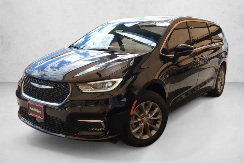 2026 Chrysler Pacifica photo 1