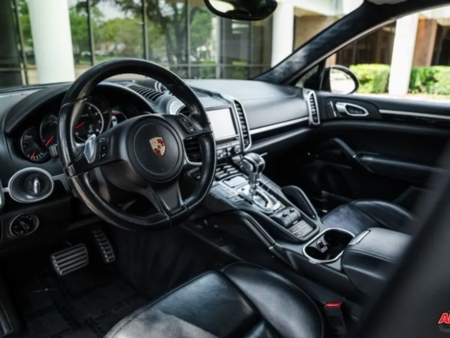 2014 Porsche Cayenne Turbo S photo 1