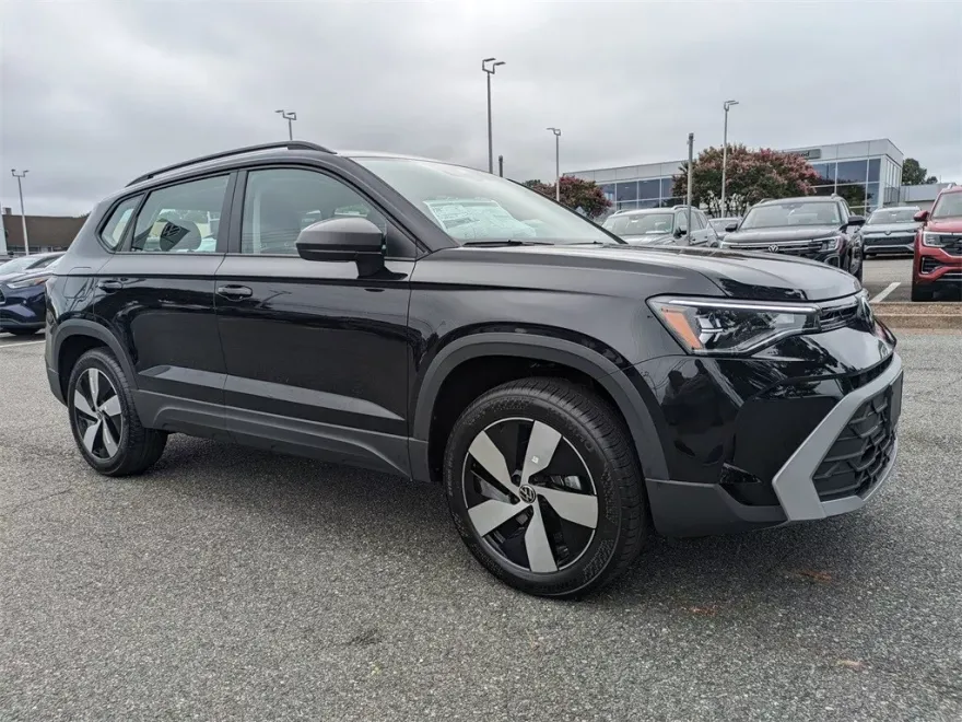 2025 Volkswagen Taos S photo 1