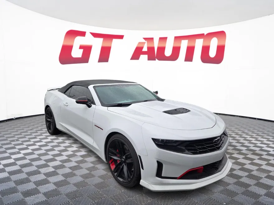 2021 Chevrolet Camaro LT1 photo 1