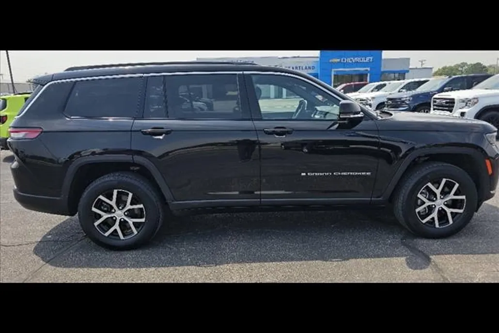 2024 Jeep Grand Cherokee Limited photo 1