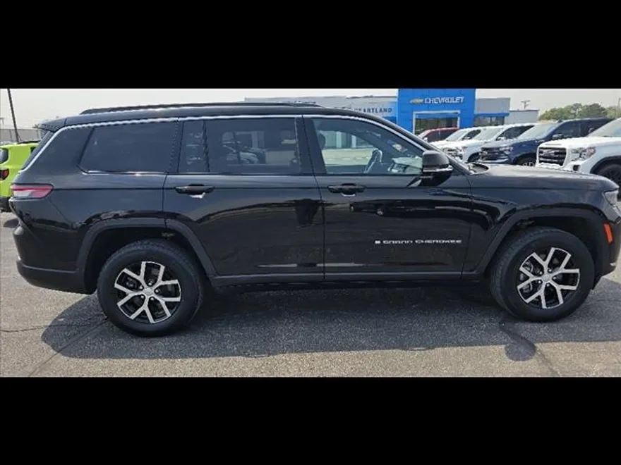 2024 Jeep Grand Cherokee Limited photo 1