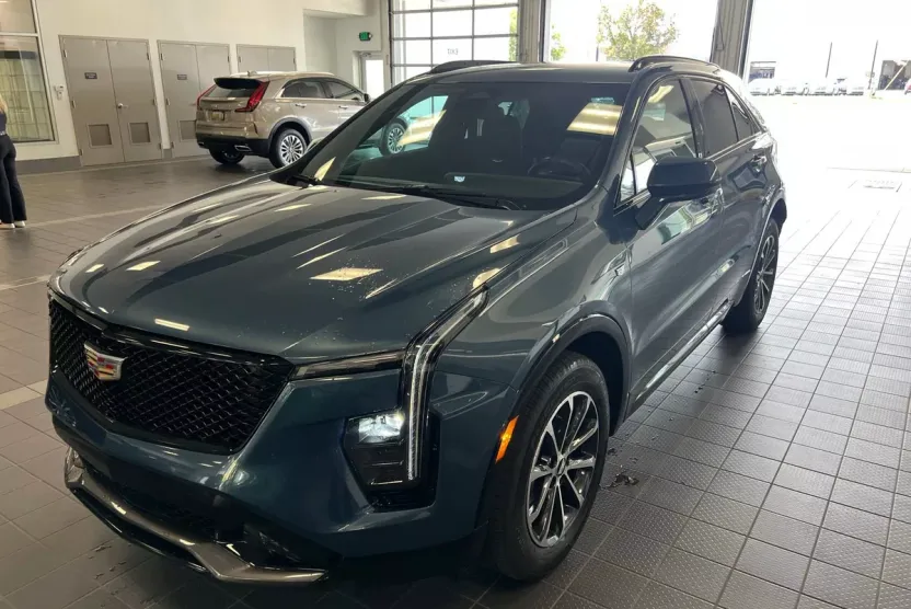 2024 Cadillac XT4 Sport photo 1