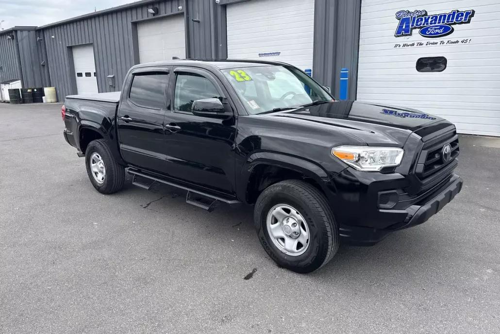2023 Toyota Tacoma SR V6 4x4 photo 1