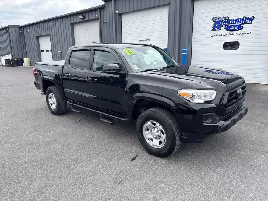 2023 Toyota Tacoma SR V6 4x4 photo 1