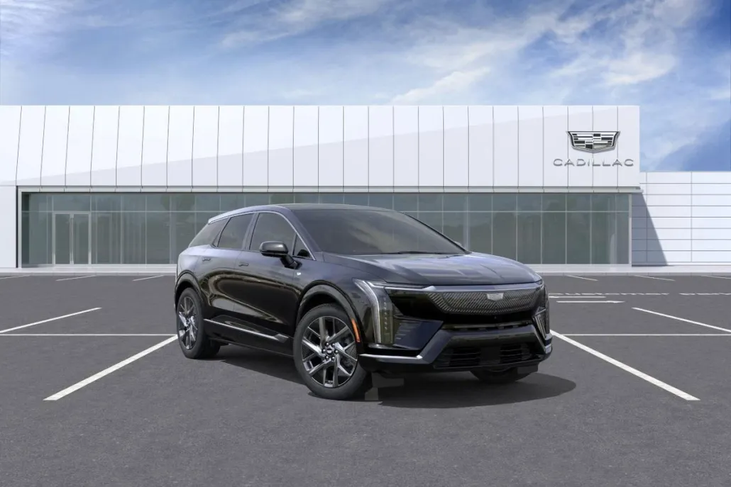 2025 Cadillac Optiq Luxury photo 1
