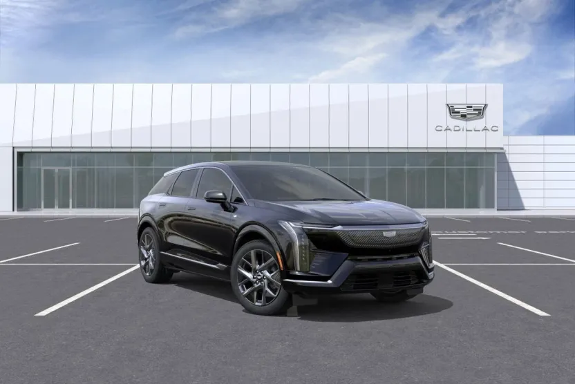 2025 Cadillac Optiq Luxury photo 1