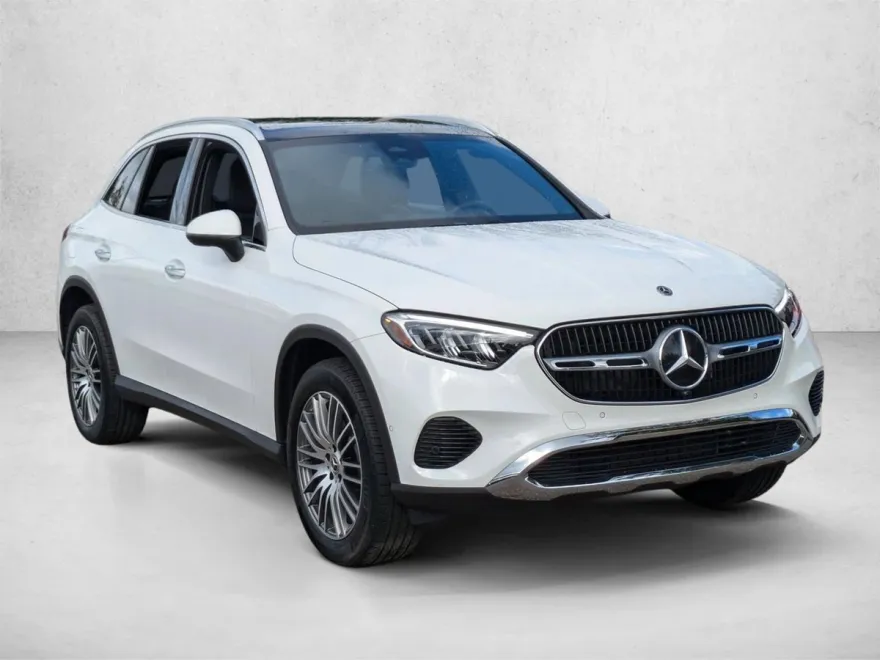 2025 Mercedes Benz GLC 300 photo 1