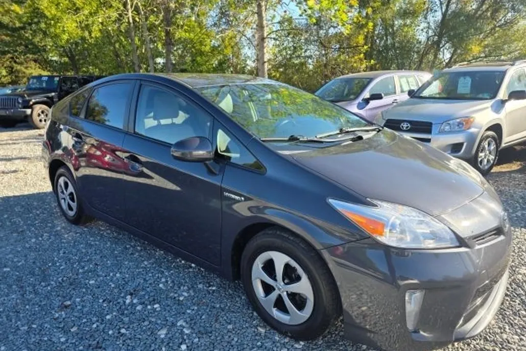 2012 Toyota Prius Two photo 1