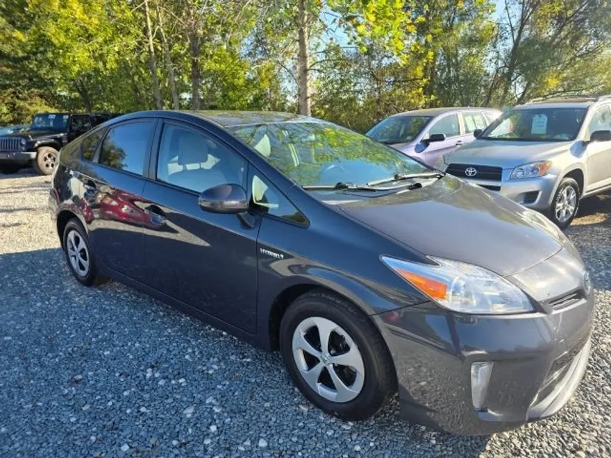 2012 Toyota Prius Two photo 1