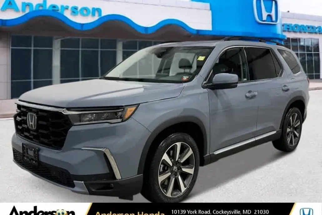 2025 Honda Pilot Touring photo 1