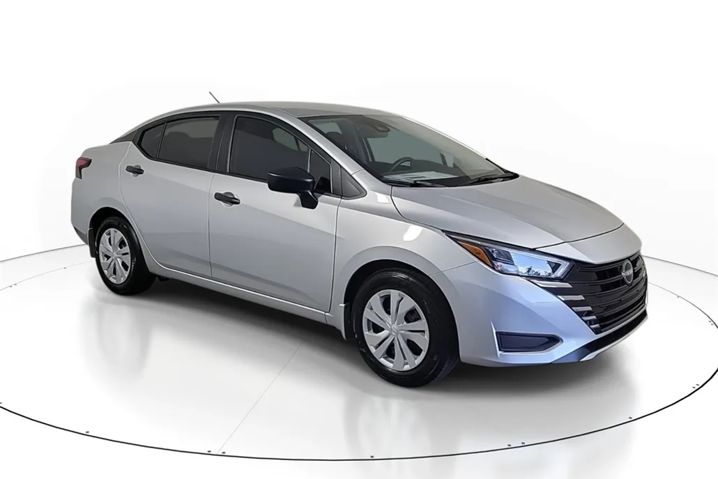 2025 Nissan Versa 1.6 S photo 1